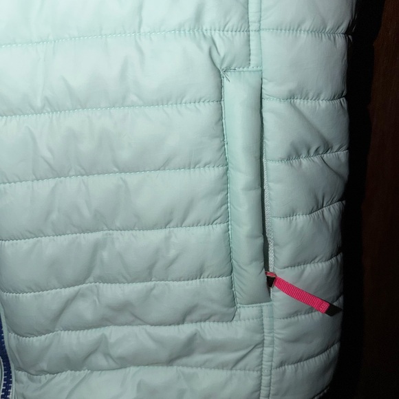Girls Vineyard Vines Puffer Vest - Picture 2 of 6
